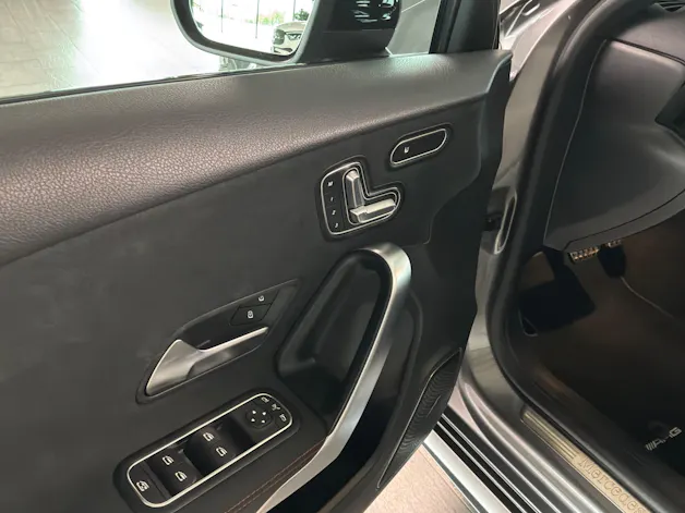 MERCEDES-BENZ A 220 4Matic 8G-DCT
