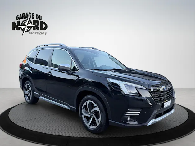 Subaru Forester 2.0i e-Boxer Luxury Lineartronic