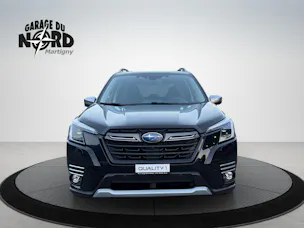 Subaru Forester 2.0i e-Boxer Luxury Lineartronic