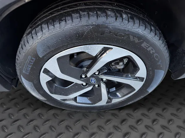 Subaru Forester 2.0i e-Boxer Luxury Lineartronic