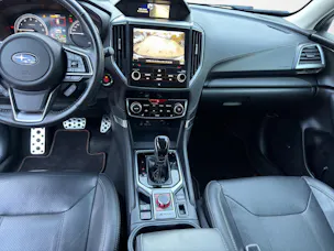 Subaru Forester 2.0i e-Boxer Luxury Lineartronic
