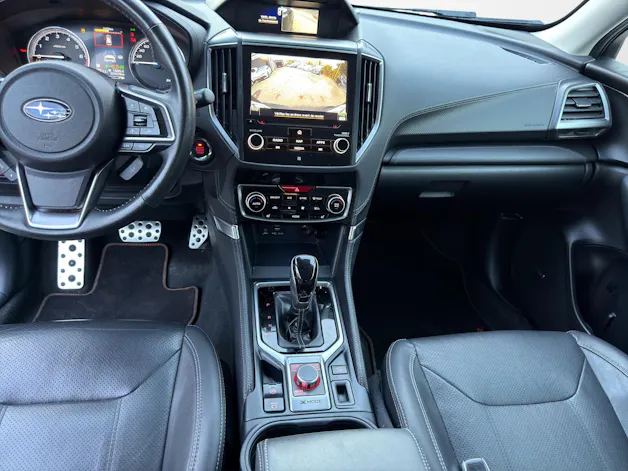 Subaru Forester 2.0i e-Boxer Luxury Lineartronic