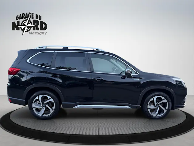 Subaru Forester 2.0i e-Boxer Luxury Lineartronic