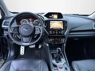 Subaru Forester 2.0i e-Boxer Luxury Lineartronic