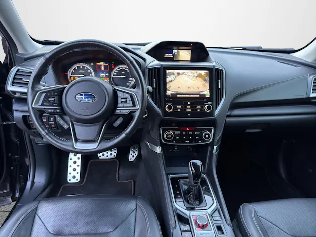 Subaru Forester 2.0i e-Boxer Luxury Lineartronic