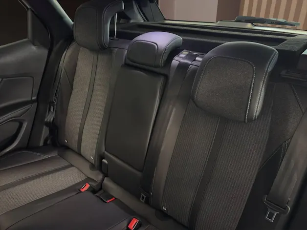 PEUGEOT 3008 1.2 PureTech Allure Pack EAT8