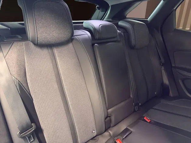 PEUGEOT 3008 1.2 PureTech Allure Pack EAT8