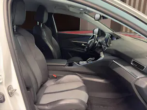 PEUGEOT 3008 1.2 PureTech Allure Pack EAT8