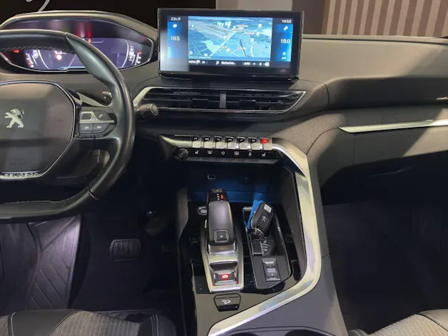 PEUGEOT 3008 1.2 PureTech Allure Pack EAT8