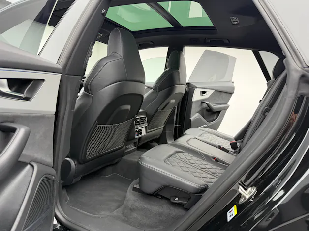 AUDI Q8 55 TFSI S-Line Mythos Black Ed. quattro tiptronic / 360° Kamera / Panoramadach / B&O Sound / Head-Up / Leder / Keyless /