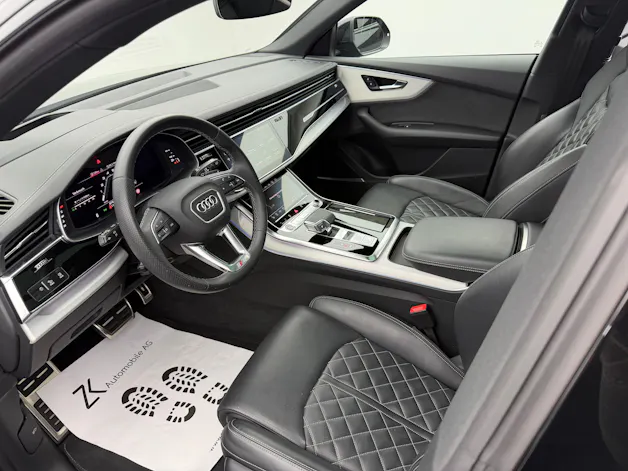 AUDI Q8 55 TFSI S-Line Mythos Black Ed. quattro tiptronic / 360° Kamera / Panoramadach / B&O Sound / Head-Up / Leder / Keyless /