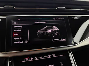 AUDI Q8 55 TFSI S-Line Mythos Black Ed. quattro tiptronic / 360° Kamera / Panoramadach / B&O Sound / Head-Up / Leder / Keyless /