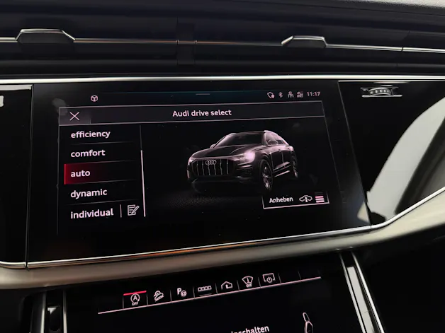 AUDI Q8 55 TFSI S-Line Mythos Black Ed. quattro tiptronic / 360° Kamera / Panoramadach / B&O Sound / Head-Up / Leder / Keyless /