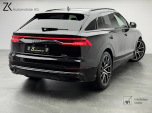 AUDI Q8 55 TFSI S-Line Mythos Black Ed. quattro tiptronic / 360° Kamera / Panoramadach / B&O Sound / Head-Up / Leder / Keyless /