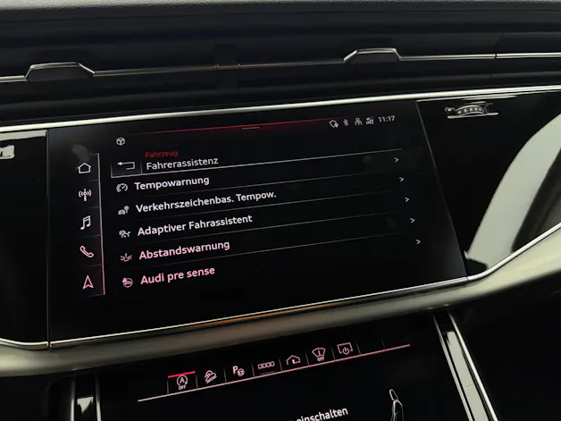 AUDI Q8 55 TFSI S-Line Mythos Black Ed. quattro tiptronic / 360° Kamera / Panoramadach / B&O Sound / Head-Up / Leder / Keyless /