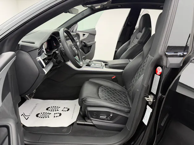 AUDI Q8 55 TFSI S-Line Mythos Black Ed. quattro tiptronic / 360° Kamera / Panoramadach / B&O Sound / Head-Up / Leder / Keyless /