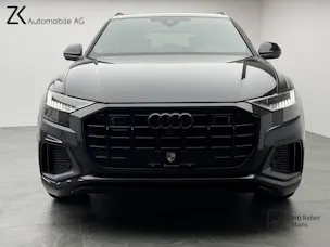 AUDI Q8 55 TFSI S-Line Mythos Black Ed. quattro tiptronic / 360° Kamera / Panoramadach / B&O Sound / Head-Up / Leder / Keyless /
