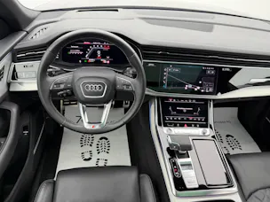 AUDI Q8 55 TFSI S-Line Mythos Black Ed. quattro tiptronic / 360° Kamera / Panoramadach / B&O Sound / Head-Up / Leder / Keyless /