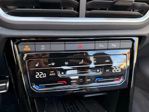 VW T-Roc 1.5 TSI DSG R-LINE *** TOP AUSSTATTUNG ***