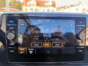 VW T-Roc 1.5 TSI DSG R-LINE *** TOP AUSSTATTUNG ***