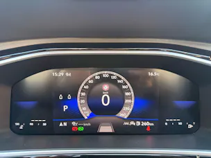 VW T-Roc 1.5 TSI DSG R-LINE *** TOP AUSSTATTUNG ***