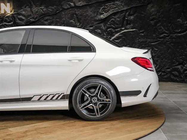 MERCEDES-BENZ C 200 AMG Line 9G-Tronic *Facelift*Sternenhimmel*LED Scheinwerfer*Assistenten*