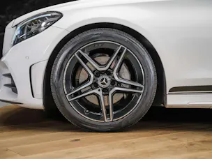 MERCEDES-BENZ C 200 AMG Line 9G-Tronic *Facelift*Sternenhimmel*LED Scheinwerfer*Assistenten*