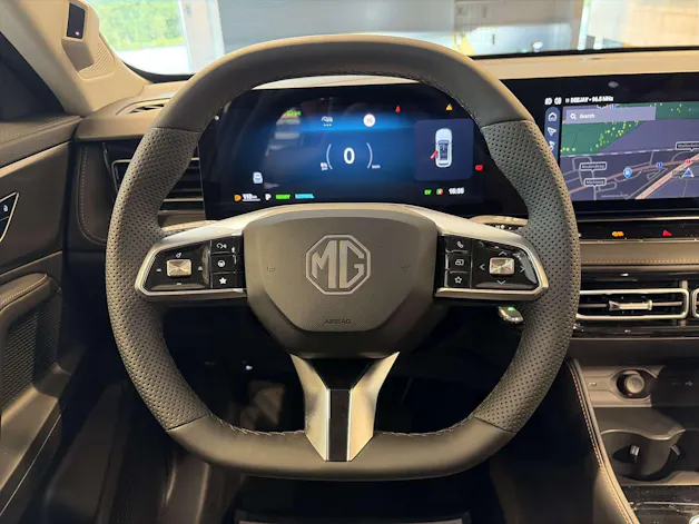 MG HS 1.5 T Hybrid+ Luxury 224PS Automat