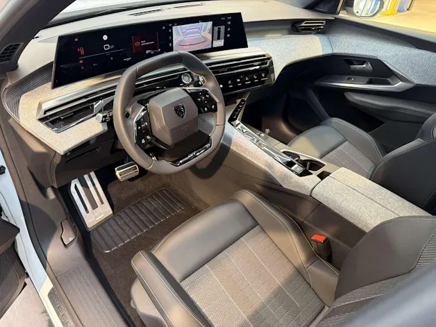 PEUGEOT 3008 145 GT Hybrid e-DCS-Automat