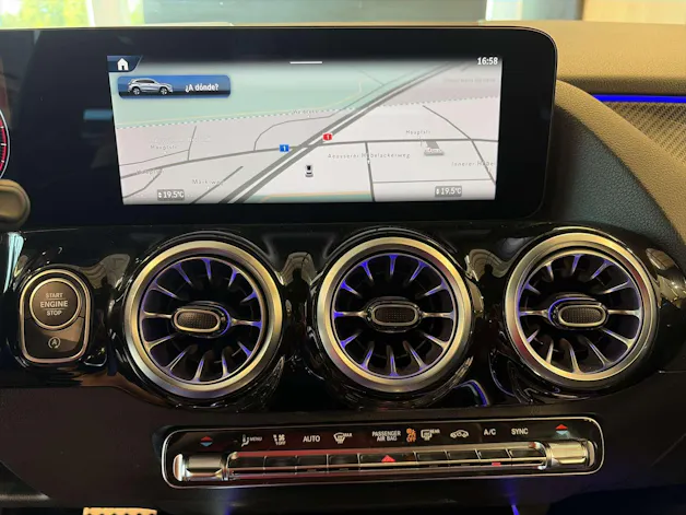 MERCEDES-BENZ GLA 200 AMG-Line DCT-Automat