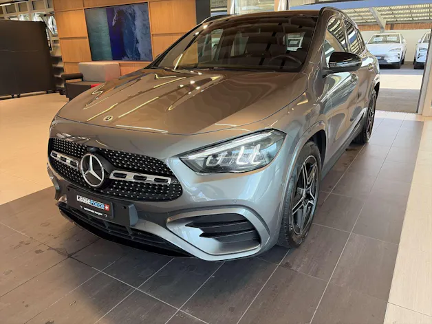 MERCEDES-BENZ GLA 200 AMG-Line DCT-Automat