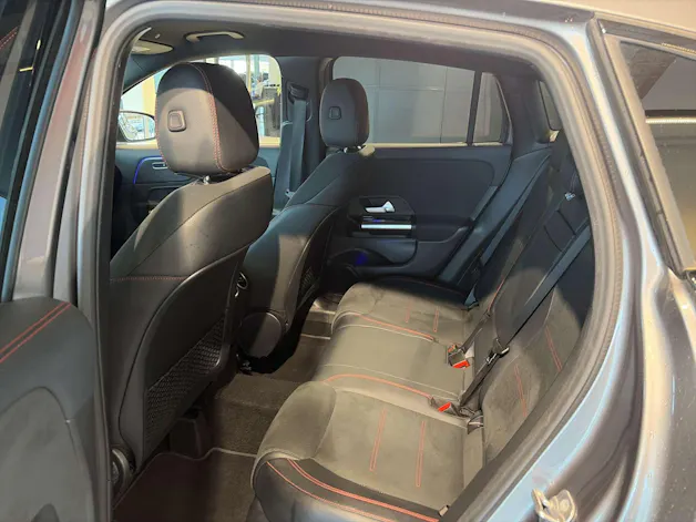 MERCEDES-BENZ GLA 200 AMG-Line DCT-Automat