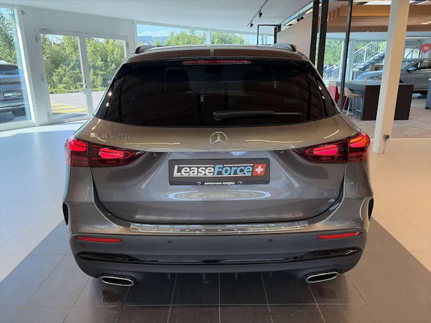 MERCEDES-BENZ GLA 200 AMG-Line DCT-Automat