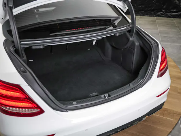 MERCEDES-BENZ E 220 d AMG Line 9G-Tronic *360° Kamera*Assistenten*Ambientebeleuchtung*