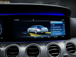 MERCEDES-BENZ E 220 d AMG Line 9G-Tronic *360° Kamera*Assistenten*Ambientebeleuchtung*