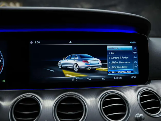 MERCEDES-BENZ E 220 d AMG Line 9G-Tronic *360° Kamera*Assistenten*Ambientebeleuchtung*