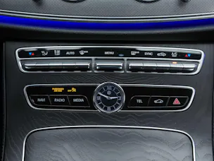 MERCEDES-BENZ E 220 d AMG Line 9G-Tronic *360° Kamera*Assistenten*Ambientebeleuchtung*