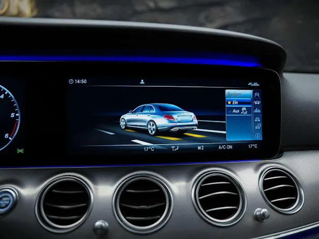 MERCEDES-BENZ E 220 d AMG Line 9G-Tronic *360° Kamera*Assistenten*Ambientebeleuchtung*