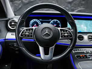 MERCEDES-BENZ E 220 d AMG Line 9G-Tronic *360° Kamera*Assistenten*Ambientebeleuchtung*