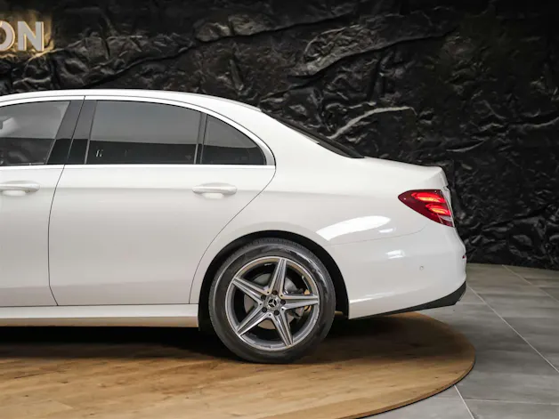 MERCEDES-BENZ E 220 d AMG Line 9G-Tronic *360° Kamera*Assistenten*Ambientebeleuchtung*