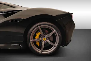 FERRARI F8 Tributo
