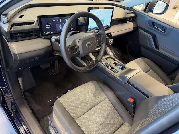 Toyota RAV-4 2.5 HSD Trend e-CVT AWD NEUES MODELL Automat