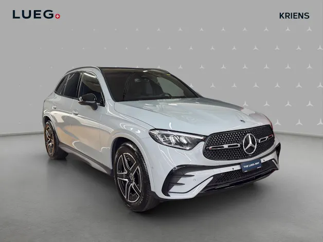 MERCEDES-BENZ GLC 200 4M - AMG / Panorama-Dach / AHK / Rückfahrkamera