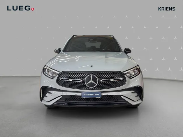 MERCEDES-BENZ GLC 200 4M - AMG / Panorama-Dach / AHK / Rückfahrkamera