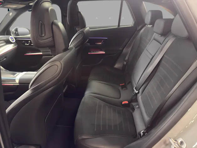 MERCEDES-BENZ GLC 200 4M - AMG / Panorama-Dach / AHK / Rückfahrkamera