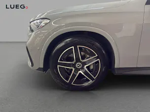MERCEDES-BENZ GLC 200 4M - AMG / Panorama-Dach / AHK / Rückfahrkamera