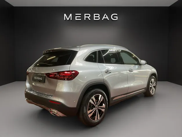 MERCEDES-BENZ GLA 220d 4Matic 8G-DCTSwiss Star