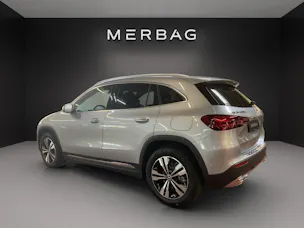 MERCEDES-BENZ GLA 220d 4Matic 8G-DCTSwiss Star