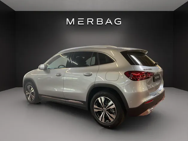 MERCEDES-BENZ GLA 220d 4Matic 8G-DCTSwiss Star