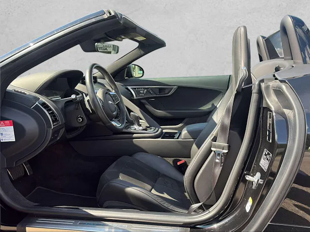 Jaguar F-Type Convertible 2.0 I4 R-Dynamic Black – Pure Emotion. Offenes Fahrvergnügen.
